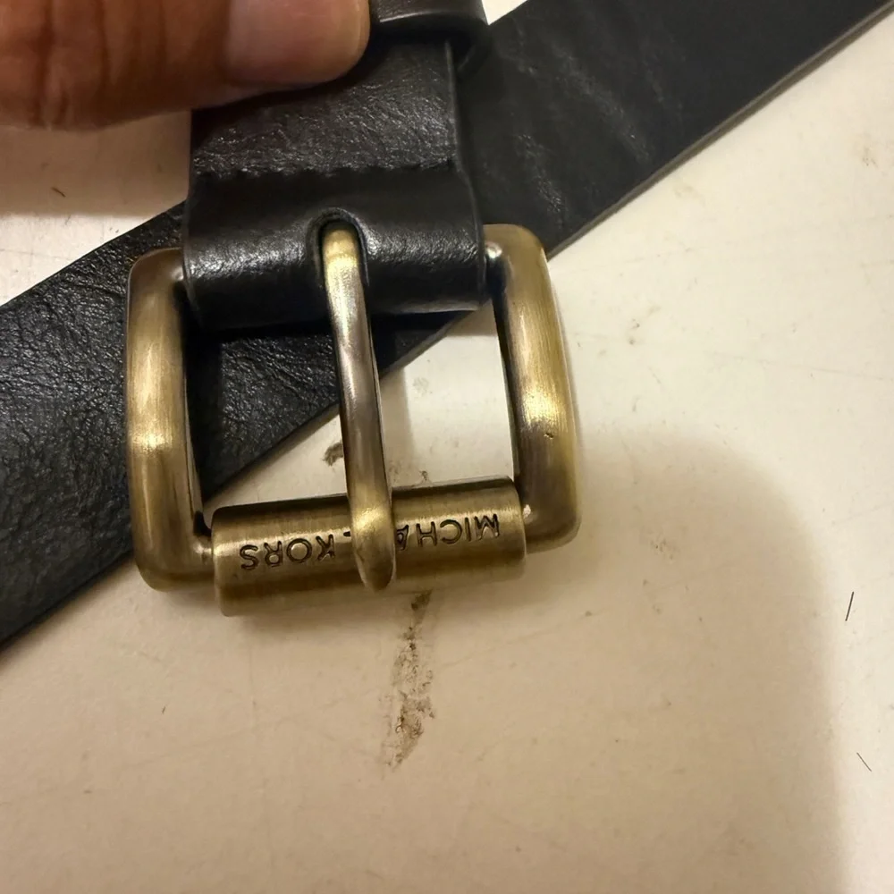Michael Kors Black Leather Belt size small in good condition_5